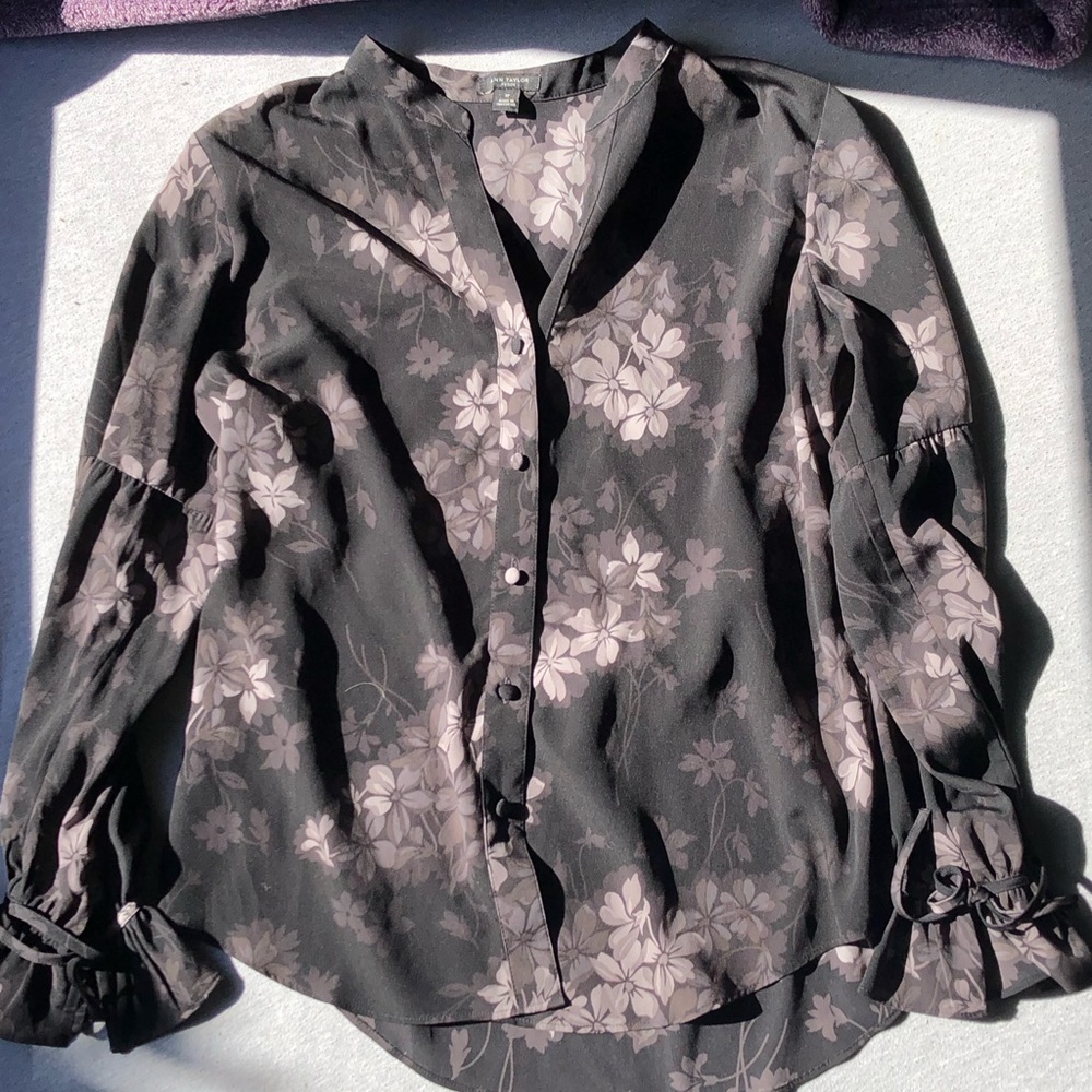 Ann Taylor Black floral long sleeve blouse, size small